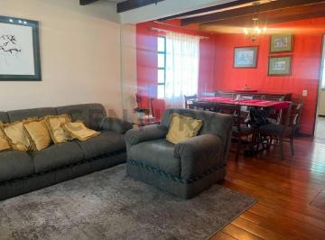 Casa · 157m² · 3 Habitaciones · 1 Estacionamiento · Casa Estilo Rústico en Venta – Sector La Kennedy