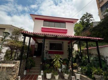 Casa de 2 habitaciones, Guayaquil · Se Vende Casa en Los Ceibos en un Conjunto Privado