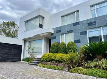 Casa de 4 habitaciones, Quito · ¡Hermosa Casa Grande en Venta en Cumbayá!