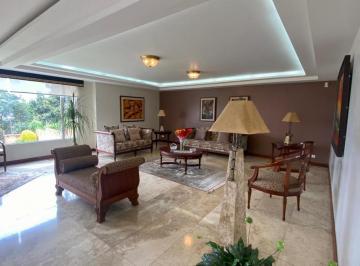 Casa · 620ha · 3 Habitaciones · 5 Estacionamientos · Venta Casa Moderna, Sector San Juan de Cumbayá