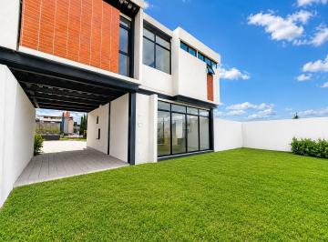 Casa de 3 habitaciones, Quito · Casas con Estilo Independiente en Venta de 120 m² en Llano Grande | Desde $107.700 | Crédito Vip