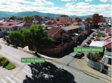 Casa de 4 habitaciones, Cuenca · Esquina con Alto Potencial Comercial y de Servicio