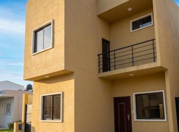 Casa · 144m² · 4 Habitaciones · Venta Casa Urbanización La Rioja, 4 Dorm., P. C.