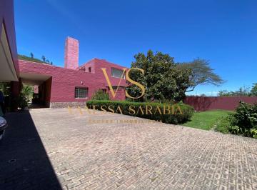 Casa de 4 habitaciones, Quito · Exclusiva Casa en Venta Dentro en La Urbanización Pachosalas, Tumbaco, Ecuador