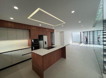 Casa · 190m² · 3 Habitaciones · 2 Estacionamientos · Casa - La Primavera