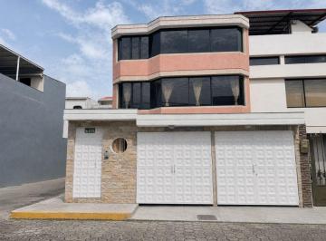 Casa de 4 habitaciones, Quito · ¡Gran Oportunidad! Casa en Venta en El Valle de Los Chillos Dentro de Urbanización Privada