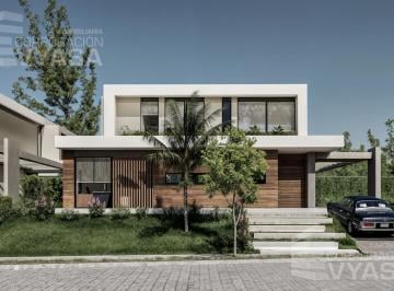 Casa · 249m² · 3 Habitaciones · 2 Estacionamientos · Puembo - Cerca Al Parque Central, Casa de 249 m² en Venta Dentro de Conjunto