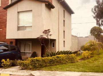 Casa de 3 habitaciones, Quito · Casa de Venta en El Sector La Herlinda, Pomasqui