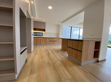 Casa de 4 habitaciones, Quito · En Venta Casa a Estrenar de 4 Dorm. en Urb. Campo Alegre