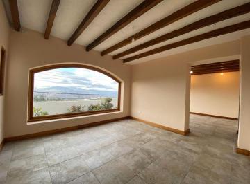 Casa de 3 habitaciones, Quito · ¡Gran Oportunidad! en Venta Casa de 3 Dorm., Jardin y Patios, en Exclusiva Urb. Campo Alegre