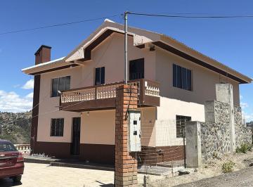 Casa · 308m² · 4 Habitaciones · 5 Estacionamientos · Linda Casa en Venta, Sector Voluntad de Dios
