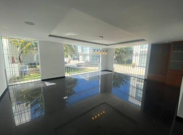 Casa de 4 habitaciones, Quito · En Arriendo Lujosa Casa Estilo Moderno, 4 Dorm. en Urb. Campo Alegre