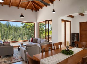 Casa de 3 habitaciones, Quito · Venta Hermosa Casa en Tanda, con Ascensor, Paneles Solares y Jardín 137 m²