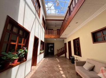 Casa de 14 habitaciones, Cuenca · Oportunidad de Inversión: Casa Rentera con 14 Cuartos I Totalmente Remodelada en El Centro Histórico