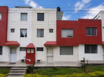Casa de 3 habitaciones, Quito · Casa en Venta Urb Mastodontes - Carcelen