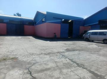 Bodega-Galpón · 1000m² · 6 Estacionamientos · Bodega Industrial en Renta en Izamba, Ambato