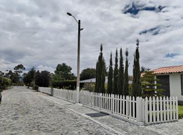 Terreno / Lote · 689m² · Malchingui Terreno de Venta en Urbanización Cerca a Guayllabamba