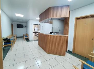 Local comercial · 133m² · 2 Estacionamientos · Consultorio Médico en Arriendo Planta Baja Sector Clinica Pasteur