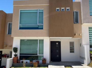 Casa de 3 habitaciones, Quito · Casa en Venta con Patio Hermosa Tres Dorm. - Sector Conocoto