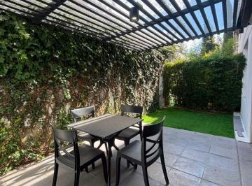 Suite de 1 habitación, Quito · Moderna Suite Amoblada con Patio - Cumbaya