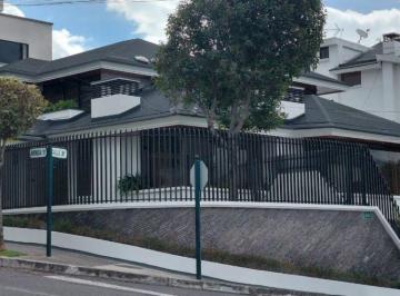 Casa de 4 habitaciones, Quito · Casa Rentera de Lujo Urbanización El Condado 2 en 1