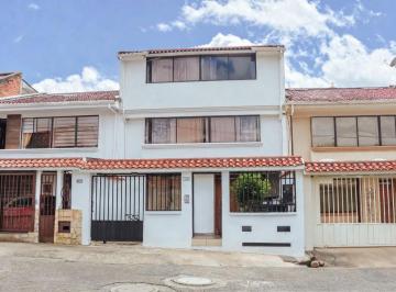 Casa de 5 habitaciones, Cuenca · Casa, Sector Colegio La Salle