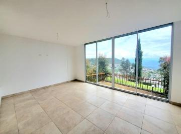 Casa · 120m² · 3 Habitaciones · 1 Estacionamiento · Casa Amplia con Crédito Vip Miti Miti en Calderón