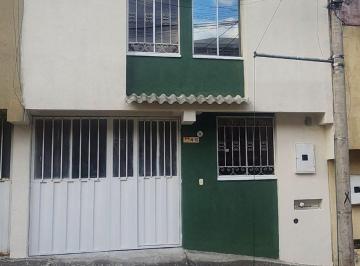 Casa de 3 habitaciones, Quito · Venta de Casa en Guamani