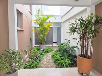 Departamento · 250m² · 3 Habitaciones · 2 Estacionamientos · Departamento con Estudio Independiente