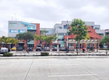 Oficina comercial · 210ha · 2 Estacionamientos · Venta de Oficina, Seguridad 24/7, Alborada 8