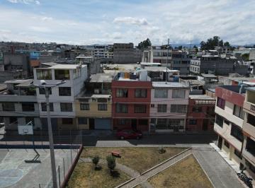 Casa · 238m² · 8 Habitaciones · Casa en Venta Calderon