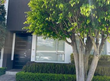Casa de 3 habitaciones, Quito · Venta de Hermosa Casa en Nayon en Conjunto Privado