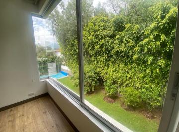 Casa de 4 habitaciones, Quito · Casa de Venta Dentro de Urbanización San Patricio, 4 Dorm. - 400 m², Piscina - Cumbayá