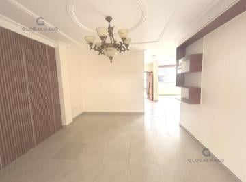 Casa · 170m² · 3 Habitaciones · 2 Estacionamientos · Casa en Alquiler con Area Bbq en Belohorizonte m. H.