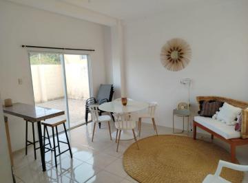 Casa de 2 habitaciones, Playas · Alquiler de Casa 2 Dorm. Amoblada con Piscinas en Urbanización Cerrada en Playas.