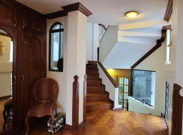 Casa de 6 habitaciones, Quito · Casa Rentera de Venta en La Vicentina, Quito