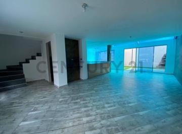 Casa · 180m² · 3 Habitaciones · 2 Estacionamientos · Venta Oportunidad Amplia Casa Dentro de Conjunto, Valle de Los Chillos Conocoto