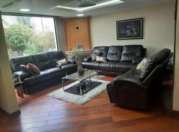Casa · 429m² · 5 Habitaciones · 2 Estacionamientos · Propiedad Para Familia Grande Incluye Suit Interna