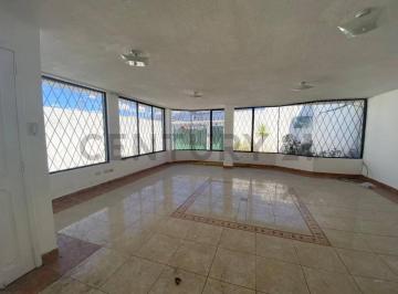 Casa · 114m² · 3 Habitaciones · 4 Estacionamientos · Casa Independiente de Venta, Sector Amagasi del Inca