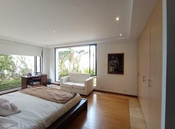 Departamento · 195m² · 2 Habitaciones · 2 Estacionamientos · Venta Amplio Departamento con Patio Ubicado en Quito Tenis