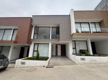 Casa de 3 habitaciones, Cuenca · Casa en Renta, de 3 Dorm. en El Sector Santa María Sayausí