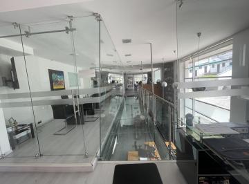 Oficina comercial · 175m² · 4 Estacionamientos · Venta Amplia Oficina de Dos Niveles Lomas de Monteserrin