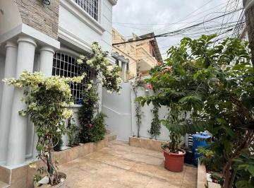 Suite de 1 habitación, Guayaquil · Ciudadela Quisquis Junto a Urdesa Central Linda Suite