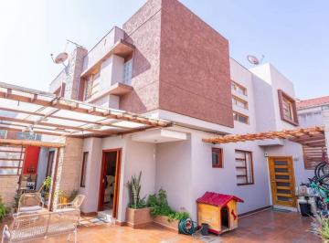 Casa de 4 habitaciones, Cuenca · De Renta Hermosa Casa en Condominio | Cuenca