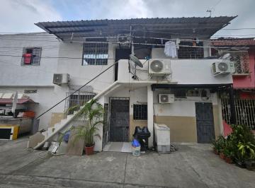 Casa · 77m² · 4 Habitaciones · 1 Estacionamiento · Se Vende Casa Rentera en Los Vergeles, Anaa