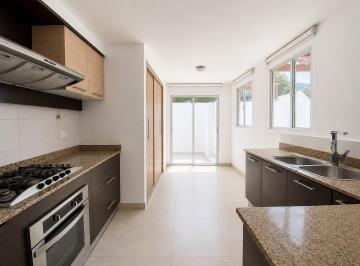 Casa · 126m² · 3 Habitaciones · 2 Estacionamientos · Casa de Venta en Cumbayá | Cerca de La Usfq | Urbanización con Seguridad 24/7