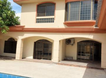 Casa de 4 habitaciones, Guayaquil · Se Vende Casa, Área Comercial, Urdesa Central
