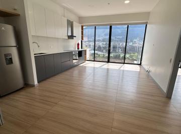 Departamento de 2 habitaciones, Quito · Arriendo Lujoso Departamento en La Carolina, Av Shyris