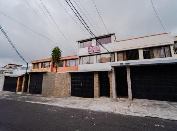 Casa de 6 habitaciones, Quito · Casa Rentera Remodelada en Venta Sector La Kennedy