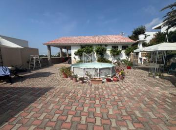 Casa de 4 habitaciones, Punta Blanca · Casa + Suite Independiente en Venta Punta Blanca